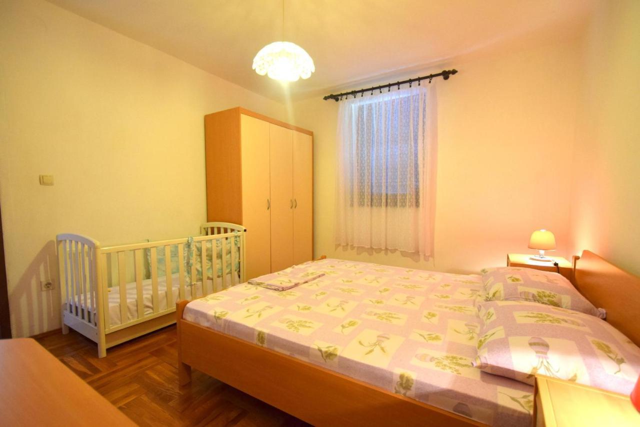 Apartments Petrovic Malinska Kültér fotó