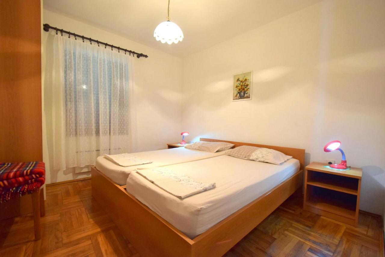 Apartments Petrovic Malinska Kültér fotó