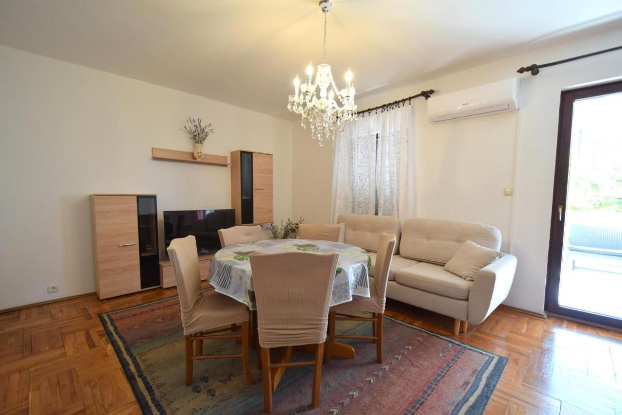 Apartments Petrovic Malinska Kültér fotó